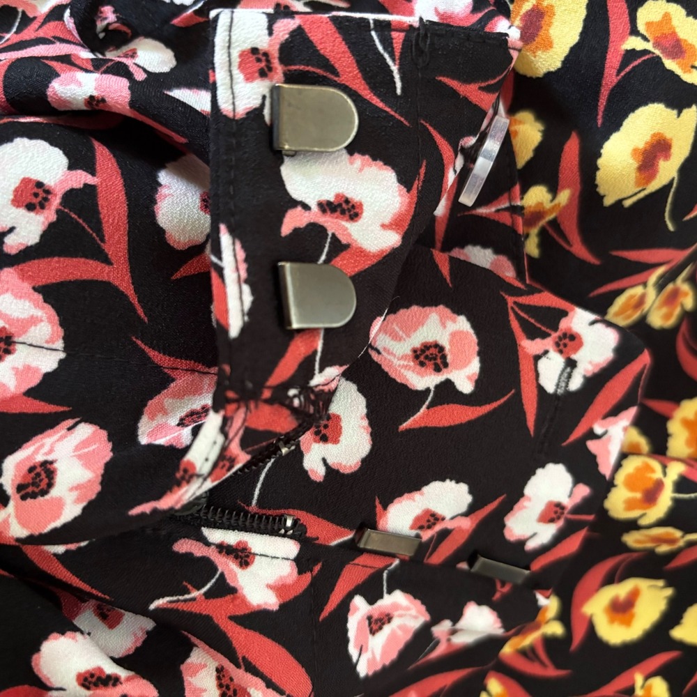 Ann Taylor Factory Women's Shorts Large Floral High Rise Multicolor - Picture 3 of 3